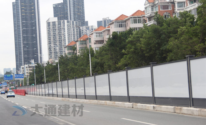 圍擋有什么用呢?圍擋使用的時(shí)候需要注意什么