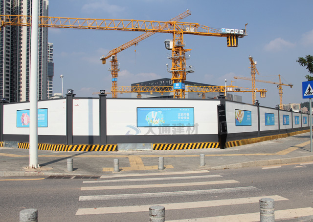 烤漆鋼結構圍擋a款-深圳寶安藝展中心工地施工圍擋案例-A/B/C類圍擋-深圳市大通建材有限公司鋼圍擋生產定制廠家